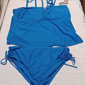 Time and trust 2x (20-22) ladies blue 2 piece bathing suit wore for about 3 min